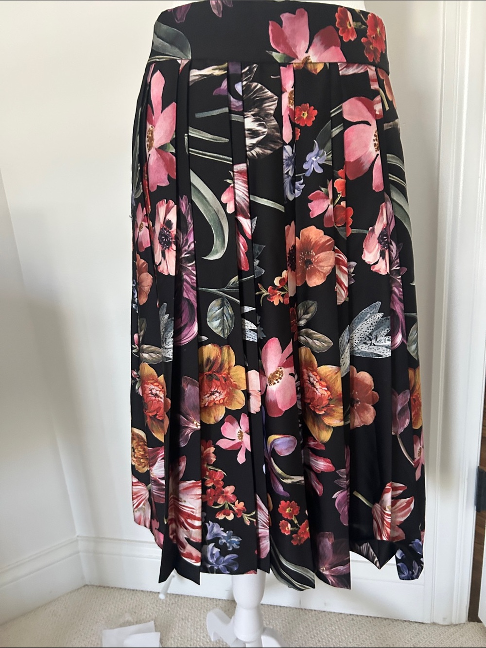 JCrew Floral Pleated Midi Skirt - Black with Pink & Orange Flowers- 6 TALL
